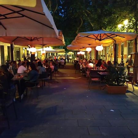 In Centro A Триест Екстериор снимка